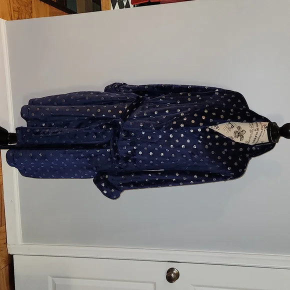 Robe - Picture 2 of 4